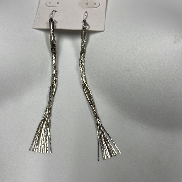 NWT Guess/Marciano Earrings, Silver color - Picture 3 of 4
